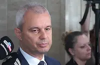 ДБ и „Възраждане“ искат оставката на Десислава Атанасова