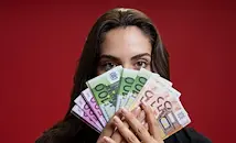Държавни фирми в сянка раздават хиляди евро на директори