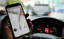 Waze следи потребителите дори при затворено приложение