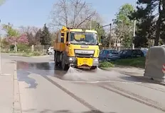 Две предприятия мият пътните платна в крайдунавския градСъобщават от пресцентъра