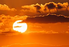През почивните дни горещините ще продължат с максимуми до 38