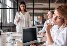 Стресът и по дългото работно време отблъскват новите кадриПоколението Z