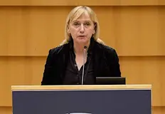 Евродепутатът алармира за следене чрез PNR систематаЕвродепутатът Елена Йончева сезира