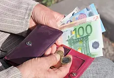 Милиарди евро от държавата покриват дупката за пенсииПроектът за бюджет