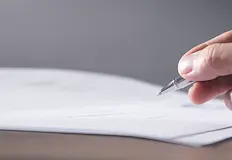 В подкрепа на инициативата местната организация събира подписи на площад