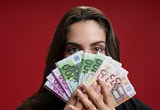 Корнелия Нинова освети заплатите в енергетиката и ВиКНад 200 държавни