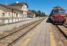 Бързата намеса на пожарникарите предотврати по сериозен инцидентДизелов локомотив на