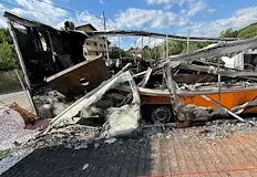 Доброволци помагат на родители на дете с уврежданияЖители на софийското