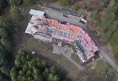 Полицейски патрули охраняват района до приключване на процедуратаНаследниците на шестимата