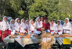 Четвъртото издание предложи домашни печива и фолклорна програмаЧетвъртото издание на