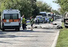 Украински миниван се сблъска с ТИРНай малко трима души загубиха