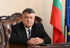 Георги Вълчев Политиката за учителски заплати ще продължиДържавата ще продължи
