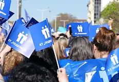 Служителите на държавното дружество излизат на протест с искане за