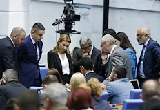 Финансовата рамка предвижда възможност за нов огромен заемВ петък народните