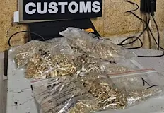 Бижутата са открити при проверки на автобус и колаБлизо 400