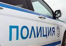 Униформени проверяват автомобил със софийска регистрацияМащабна полицейска операция се провежда