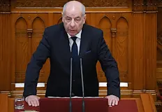 Тамаш Сульок слага край на неговия мандат след приети конституционни