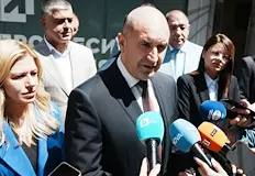 До осем летателни апарата остават край ЯмболДържавното ръководство на Иран