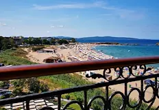 Проверка показва колко струват плажът и храната по курортитеСредата на