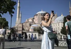 Руско семейство е заплашено от депортиране от ТурцияДвама руски туристи