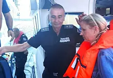 Плавателният съд е блокиран край видинското село ГомотарциЕкипи на Гранична