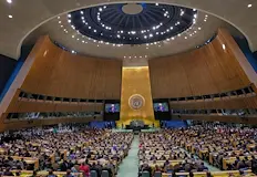 75 годишен дипломат от Уганда влиза в оспорваната надпревара 75