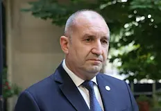 Премиерът отрече Петрова да е подписвала декларацияМинистър председателят Румен Радев