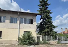 Сградата е ремонтирана през 2023 година с обществени средстваЖителка на