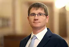 Владислав Горанов Всеки труд си заслужава възнаграждениетоНародните представители замразиха основните