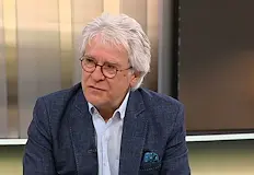 Обичаният изпълнител споделя мисли за отчуждението в големия градЛегендарният български
