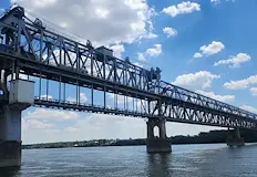 Движението през моста няма да спираВ рамките на два поредни