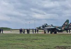 Авиобазата ще приеме до осем машини KC 135 и 250