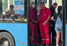Момченцето е откарано в болница за преглед след като ръката