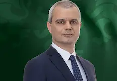 Лидерът на Възраждане обвини премиера в политическо лицемериеПремиерът Румен Радев
