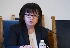 Правителствените поправки минаха единодушно през парламентарната комисияДепутатите от парламентарната комисия