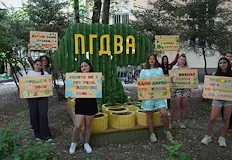 Ученици замениха забранителните табели с красиви рисункиВъзпитаници от десети клас