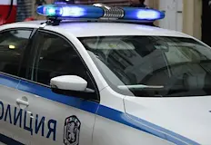 Кола се преобърна в канавка на булевард Трети март 21