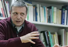Бъдещите поколения ще изплащат милиарди евро държавен дългВластта манипулира общественото