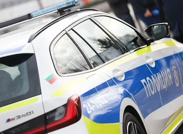 Шофьорка блъсна мъж в квартал "Чародейка" и избяга