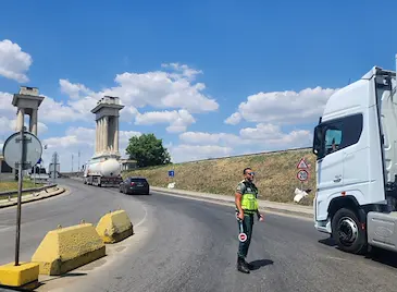 Искат спешни мерки срещу тапите на Дунав мост