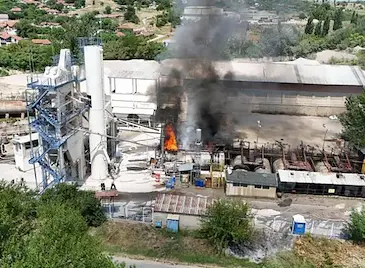 Пожар горя в асфалтовата база в квартал “Средна кула“