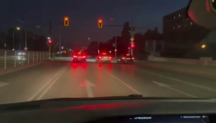 Шофьорите застрашиха живота на пешеходец в София Шофьорите застрашиха живота на пешеходец в София