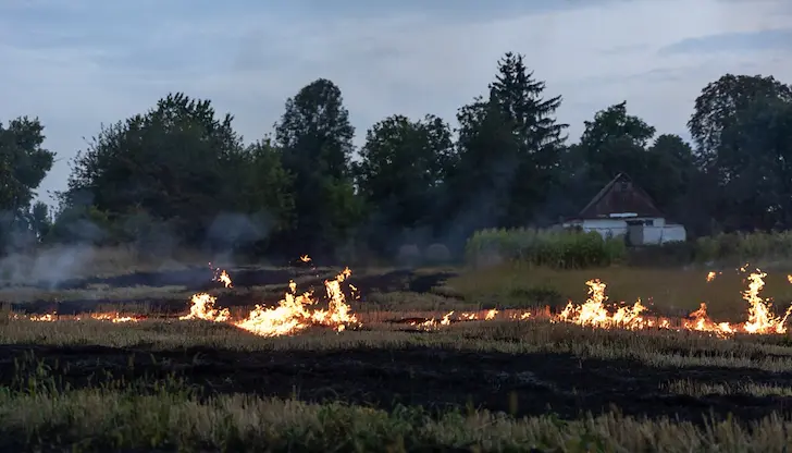Огнеборци предотвратиха пожар в къща в село Сандрово