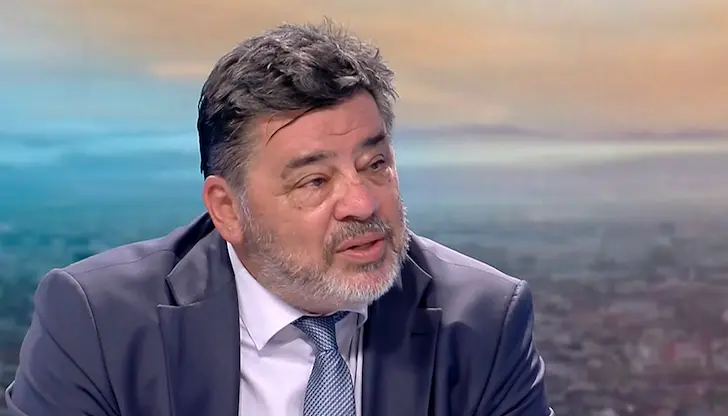 Политически лица не трябва да влизат във ВСС, заяви депутатът