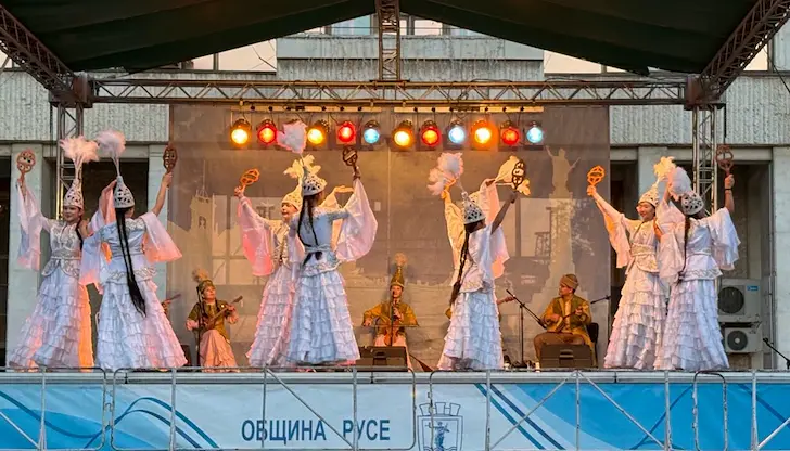 Фестивал "Ритми без граници" представя танци от Колумбия и Казахстан