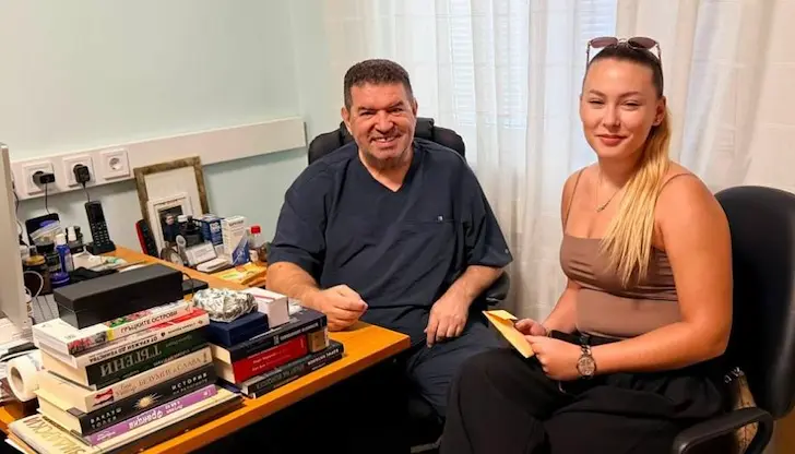 Моника Младенова получи сумата вместо цветя за празника Моника Младенова получи сумата вместо цветя за празника