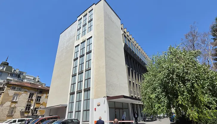 Жалбата в съда спира изпълнението на правителственото постановление Жалбата в съда спира изпълнението на правителственото постановление