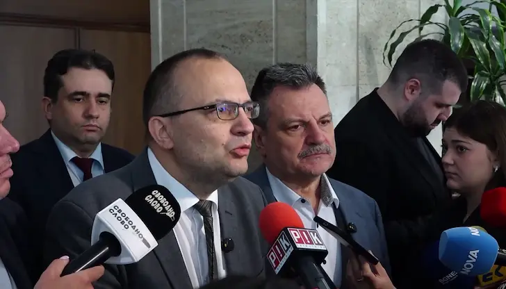В бюджетите на ДОО и НЗОК се виждат прогресивен дълг, дефицит и разходи, но няма прогресивни реформи