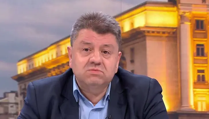 Бившият заместник-министър коментира събирането на данни за полетите на лидера на ДПС Бившият заместник-министър коментира събирането на данни за полетите на лидера на ДПС
