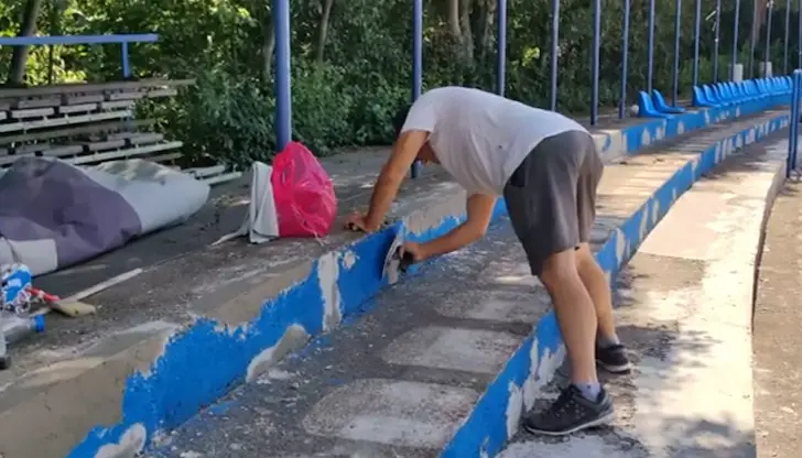 Съоръжението трябва да бъде приведено към всички изисквания на БФС за Първа лига